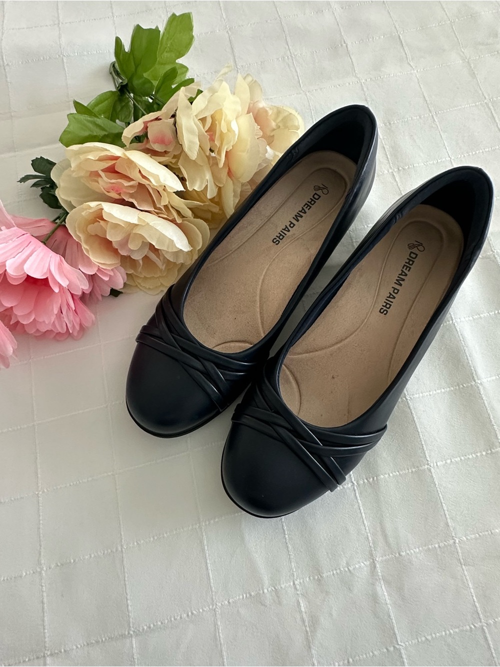 Dream Pairs NWOT Women's Navy Slip-On Low Wedge Closed Toe Flats!